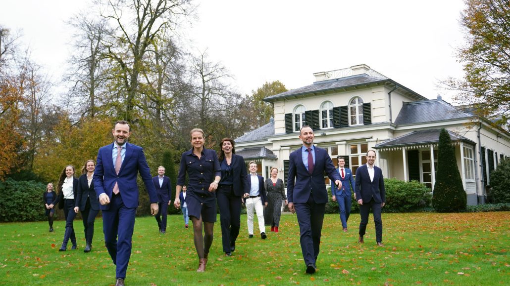 Larive Team Walking Small